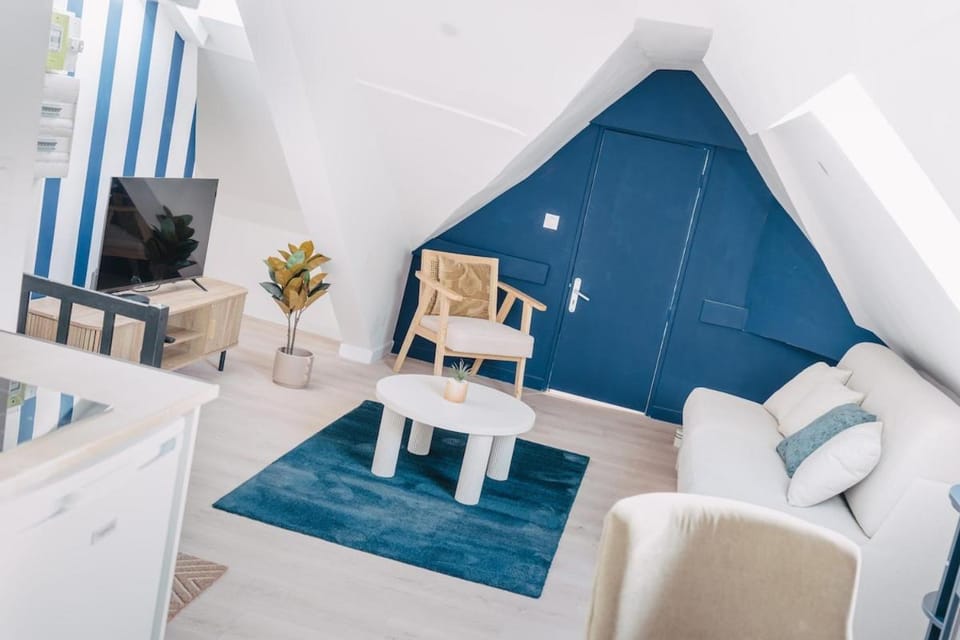 Le Bleu Urbain Logement Chic en Centre-Ville Apartment in Amiens