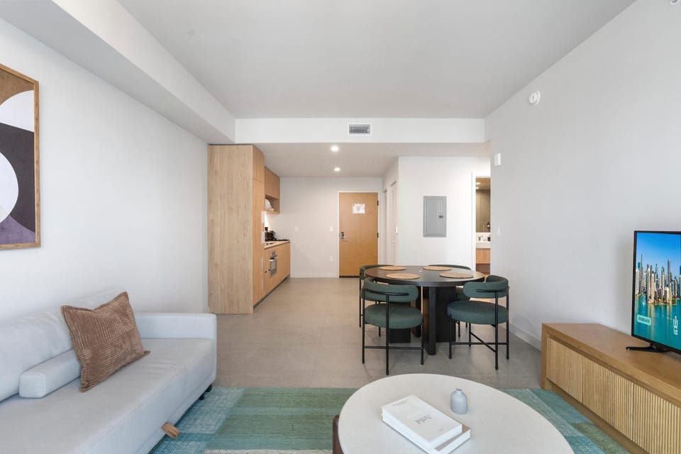 TV and multimedia, Living room, Seating area, Dining area