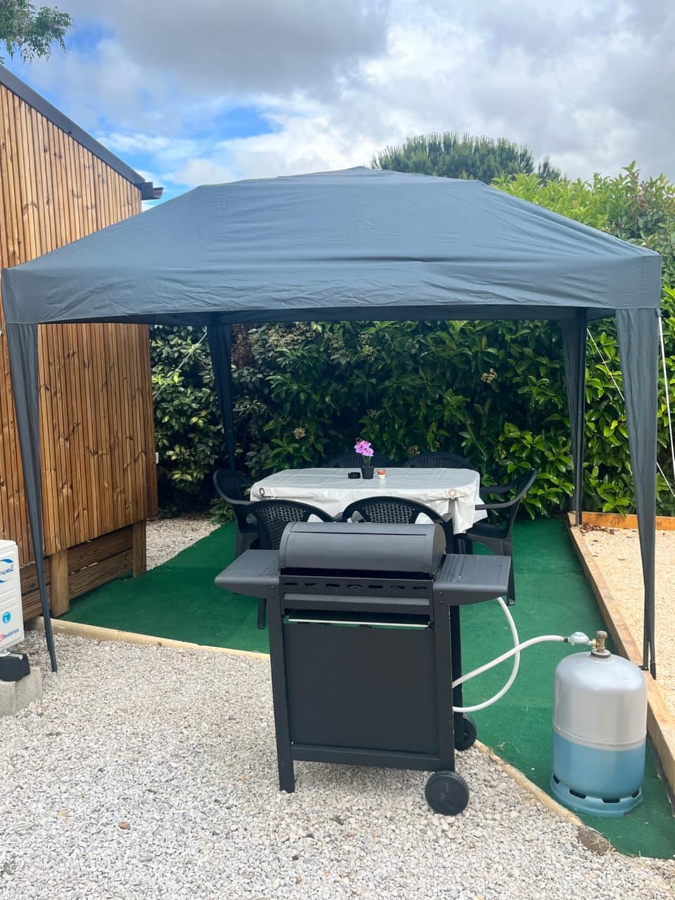 Day, BBQ facilities