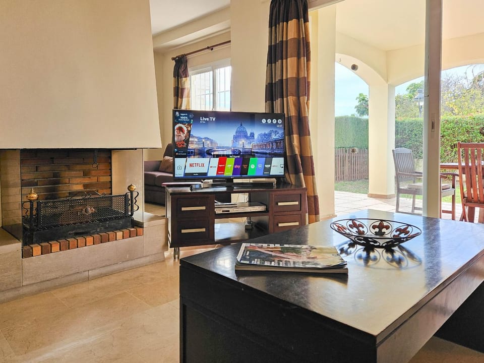Communal lounge/ TV room, Living room