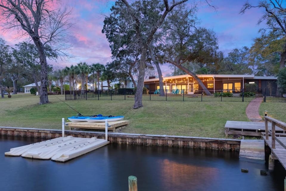 Property building, Natural landscape, View (from property/room), Sea view, Sea view