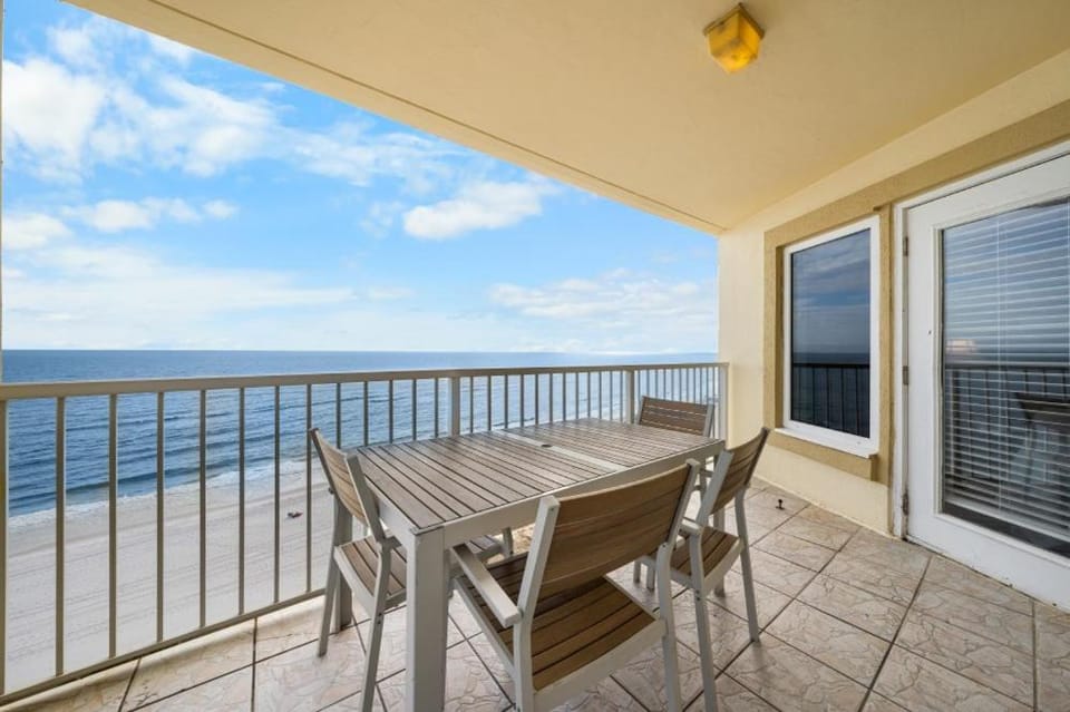 Boardwalk 1081 by Youngs Suncoast Apartment in Gulf Shores