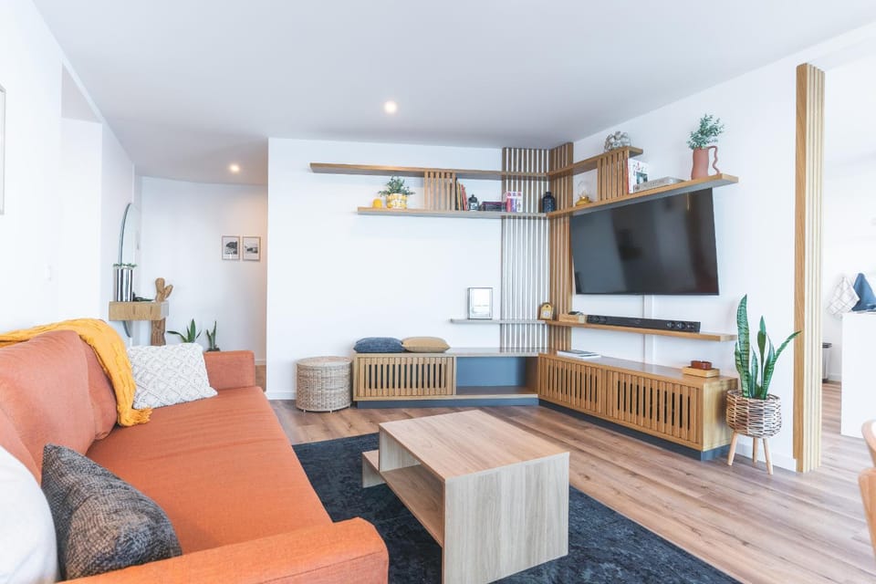 Communal lounge/ TV room, Living room