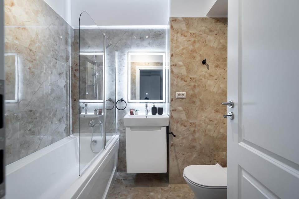 Shower, Toilet, Bathroom