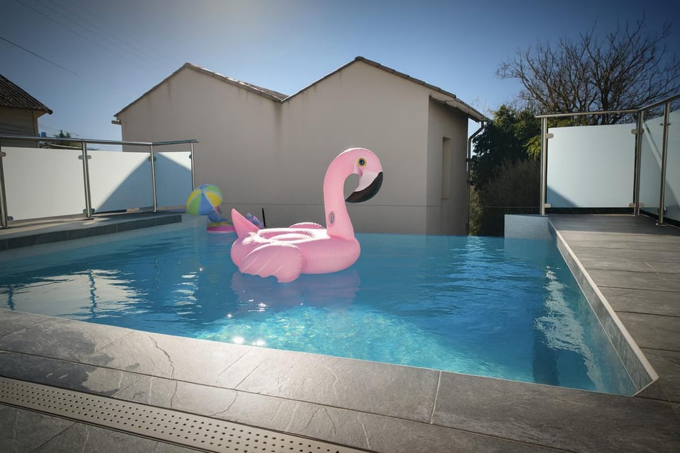 Pool view, Swimming pool, Swimming pool