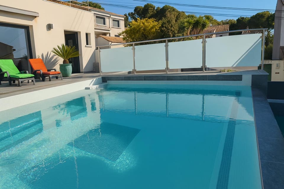 Swimming pool, Swimming pool, sunbed
