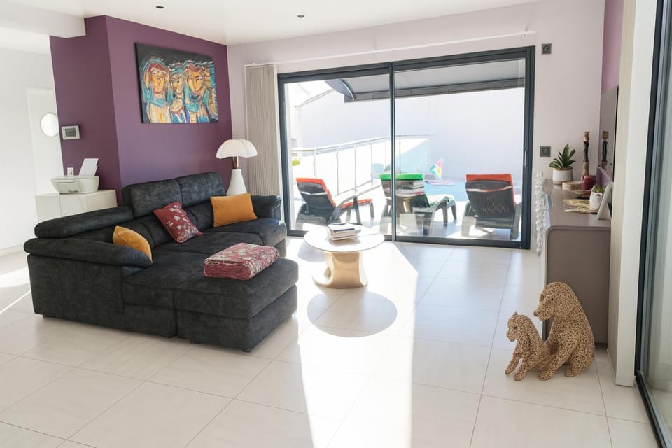 Living room, air conditioner