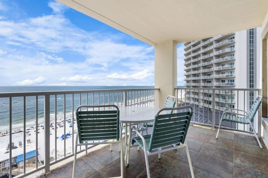 Boardwalk 1087 by Youngs Suncoast Apartment in Gulf Shores