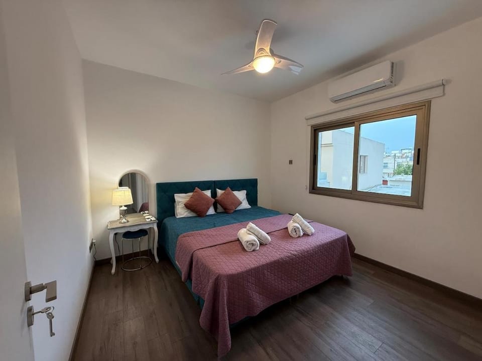 Bed, Photo of the whole room, Bedroom, towels, air conditioner