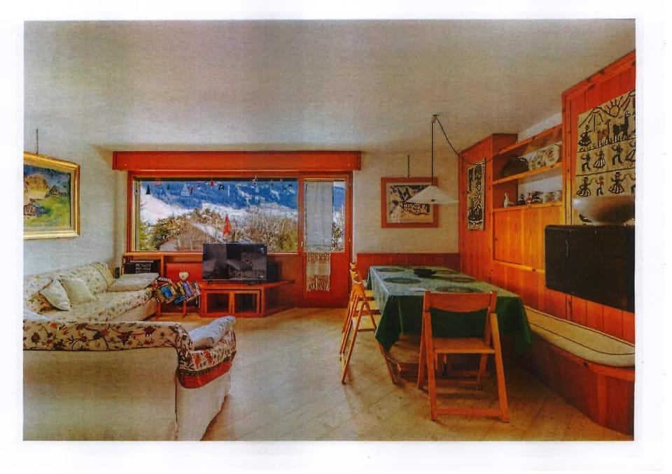 Communal lounge/ TV room, TV and multimedia, Living room, Dining area