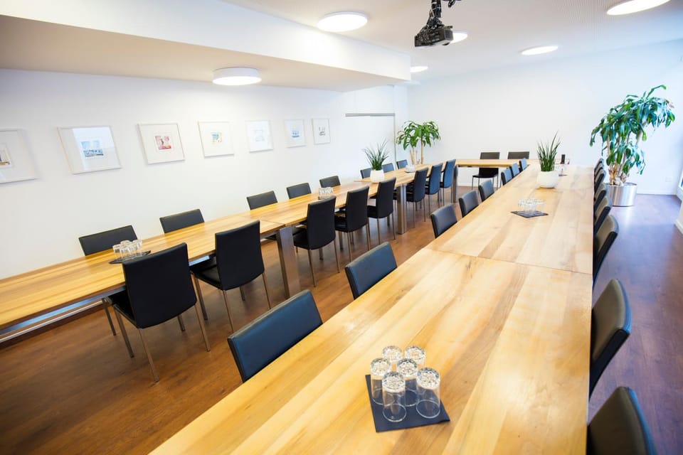 Meeting/conference room