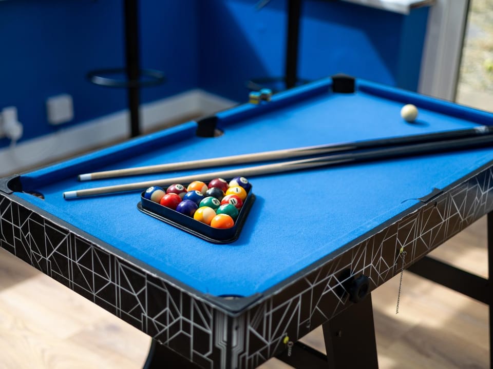 Billiard, Game Room