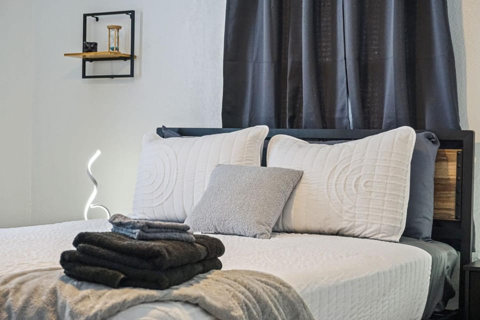 The Comfort Stay 2BR Home Apartment in Oklahoma City