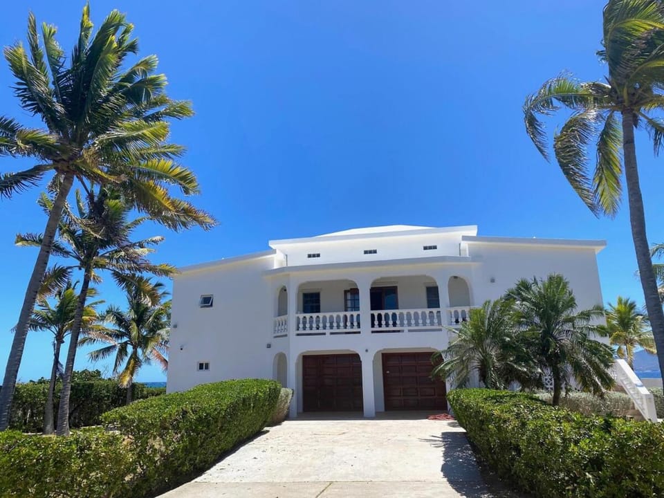 Lockrum Point Villa - Upscale Ocean Front, Pool with Gazebo Villa in Anguilla
