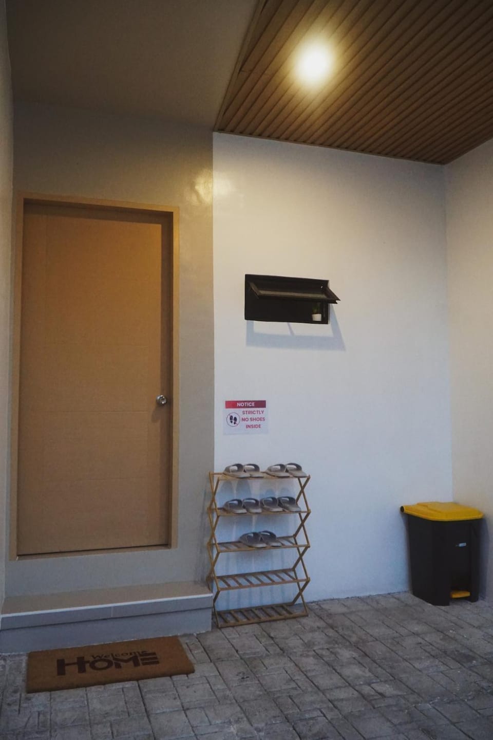 Facade/entrance, Parking