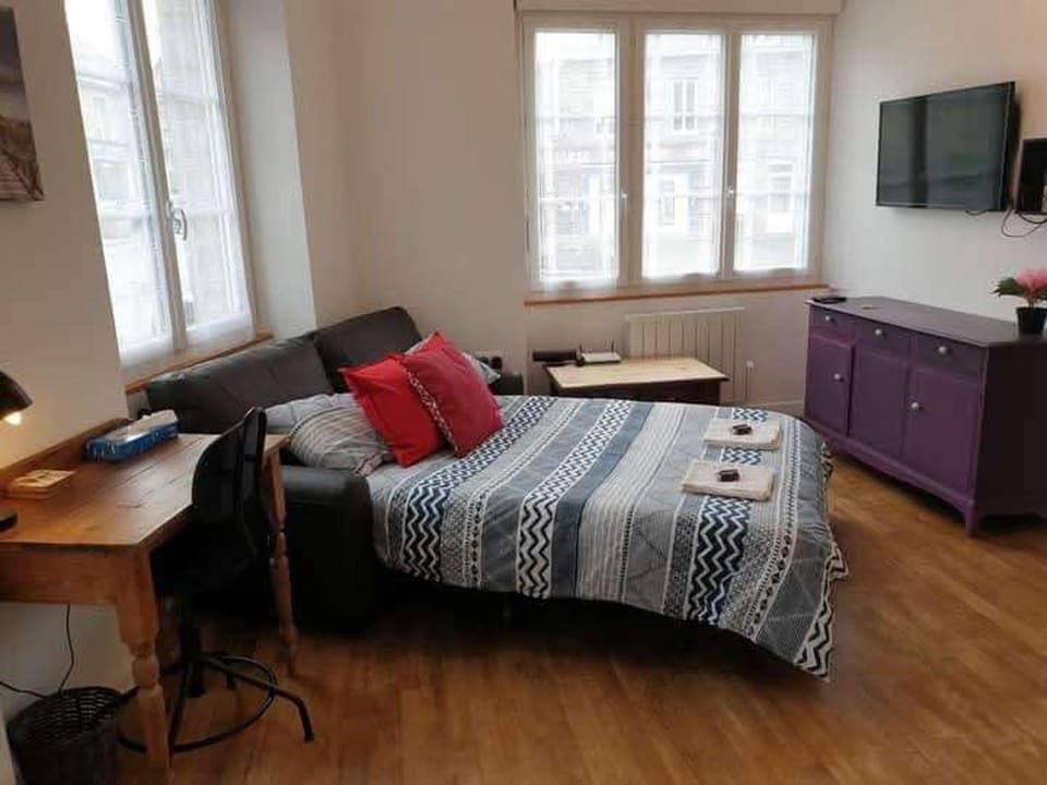 Pet Friendly & Accessible 3-Bed Gite Sleeps 6 House in Normandy