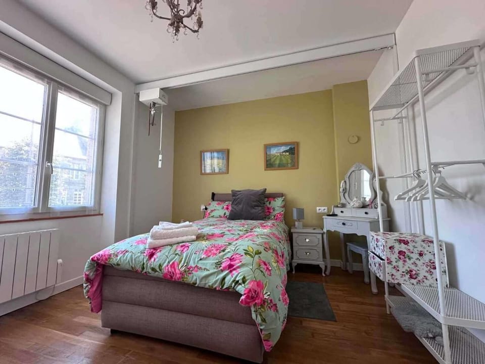 Pet Friendly & Accessible 3-Bed Gite Sleeps 6 House in Normandy