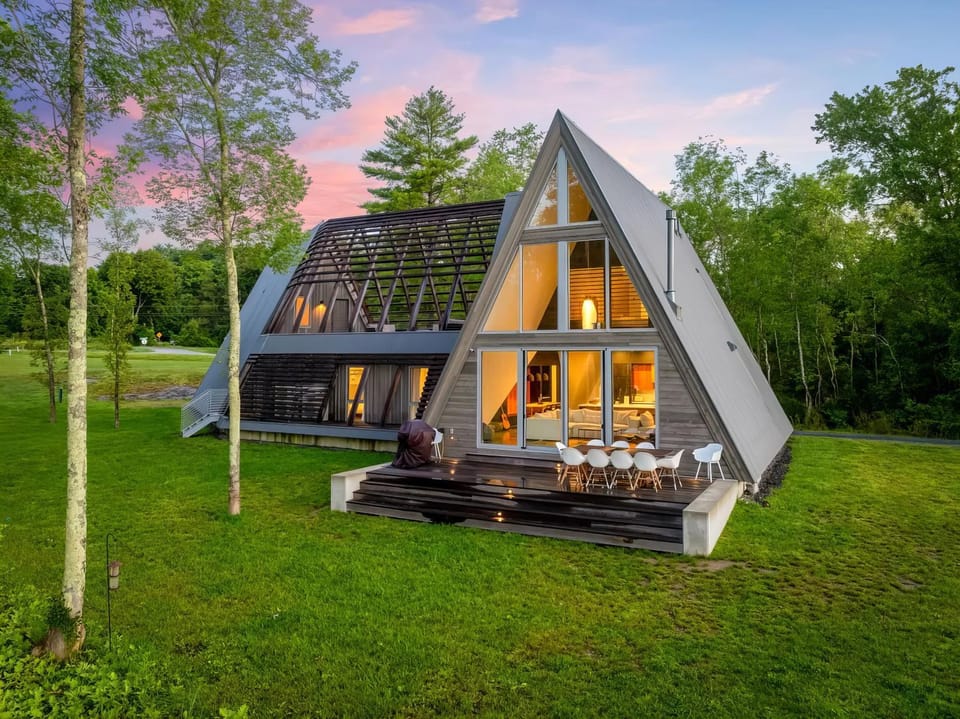 Lake Bomoseen - Lake Access, Fire Pit & BBQ House in Castleton