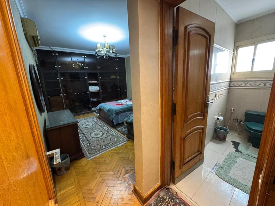 Bed, Bathroom, Photo of the whole room, Bedroom, towels, wardrobe