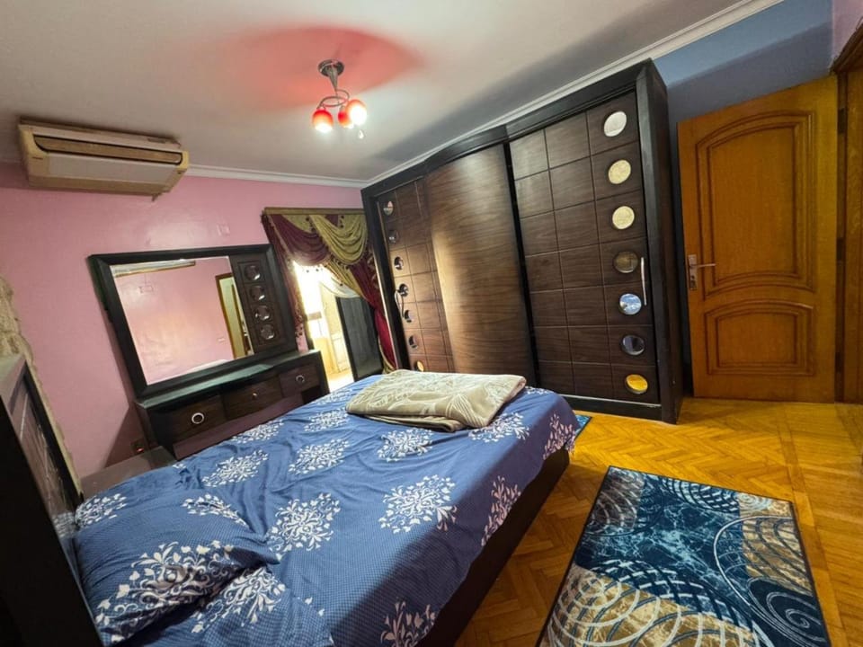 Bed, Photo of the whole room, Bedroom, wardrobe, air conditioner