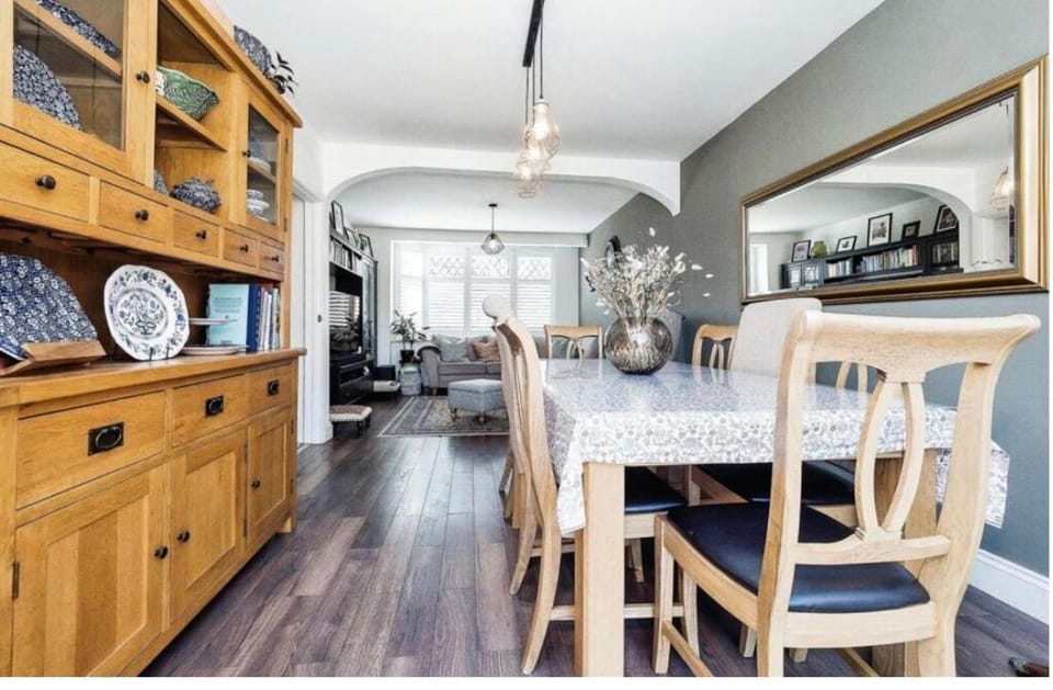 Living room, Dining area