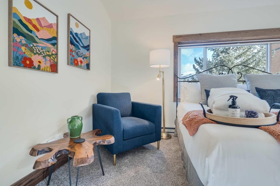 Ski In&Ski Out Penthouse 3BD and Loft Pool HTub Apartment in Breckenridge