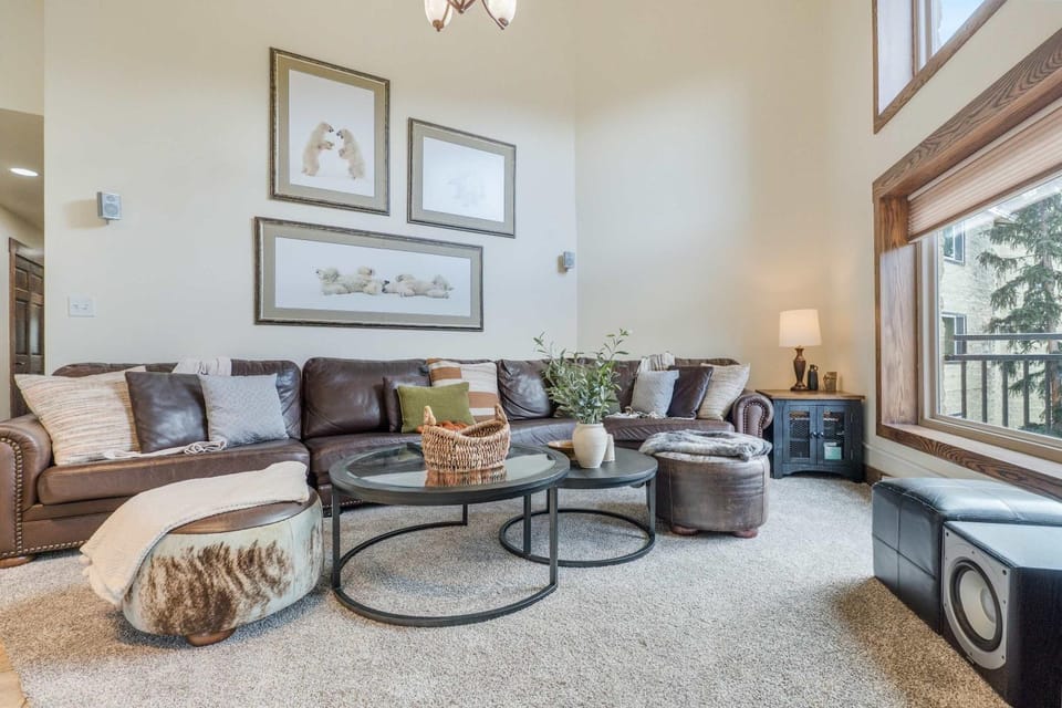 Ski In&Ski Out Penthouse 3BD and Loft Pool HTub Apartment in Breckenridge