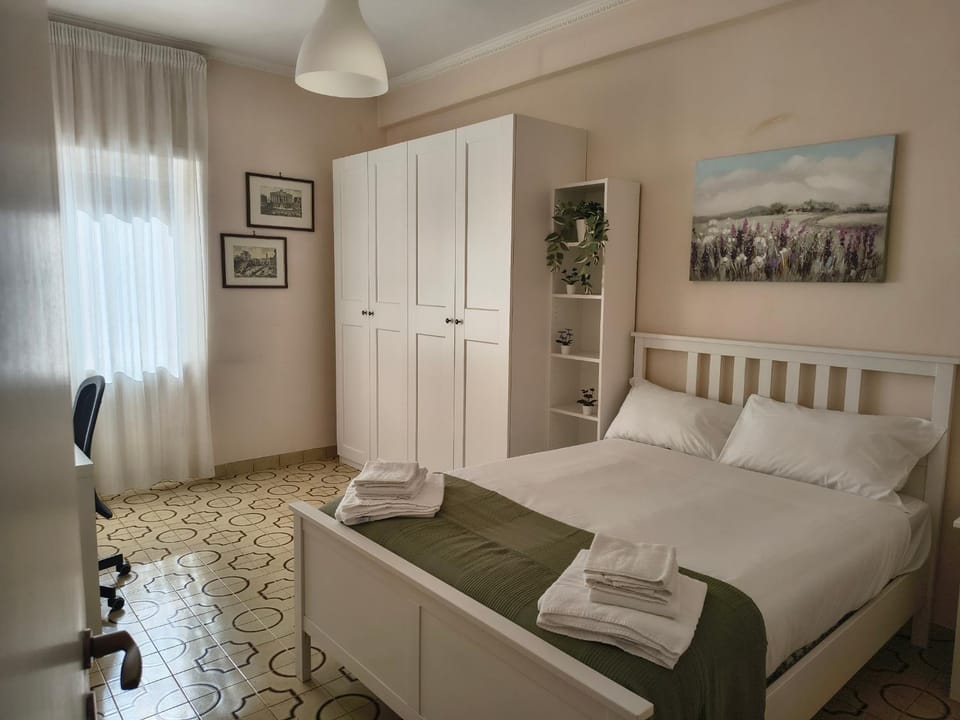 Bed, Photo of the whole room, Bedroom, wardrobe