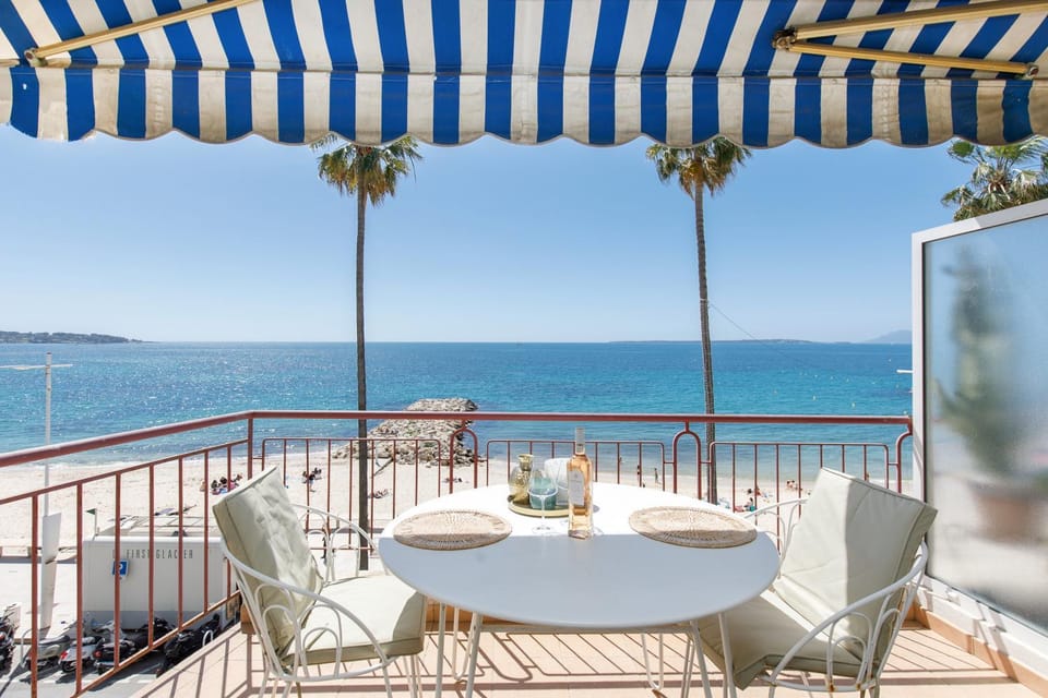 Juan les pins Vue sur lAzur Apartment in Antibes
