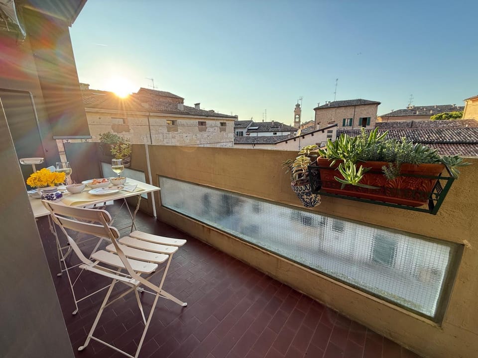 View (from property/room), Balcony/Terrace, Balcony/Terrace, Dining area