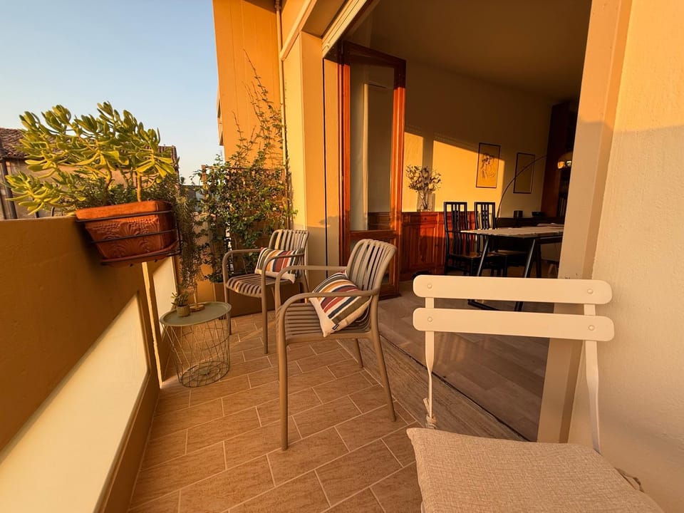 View (from property/room), Balcony/Terrace, Seating area, Dining area, Sunset