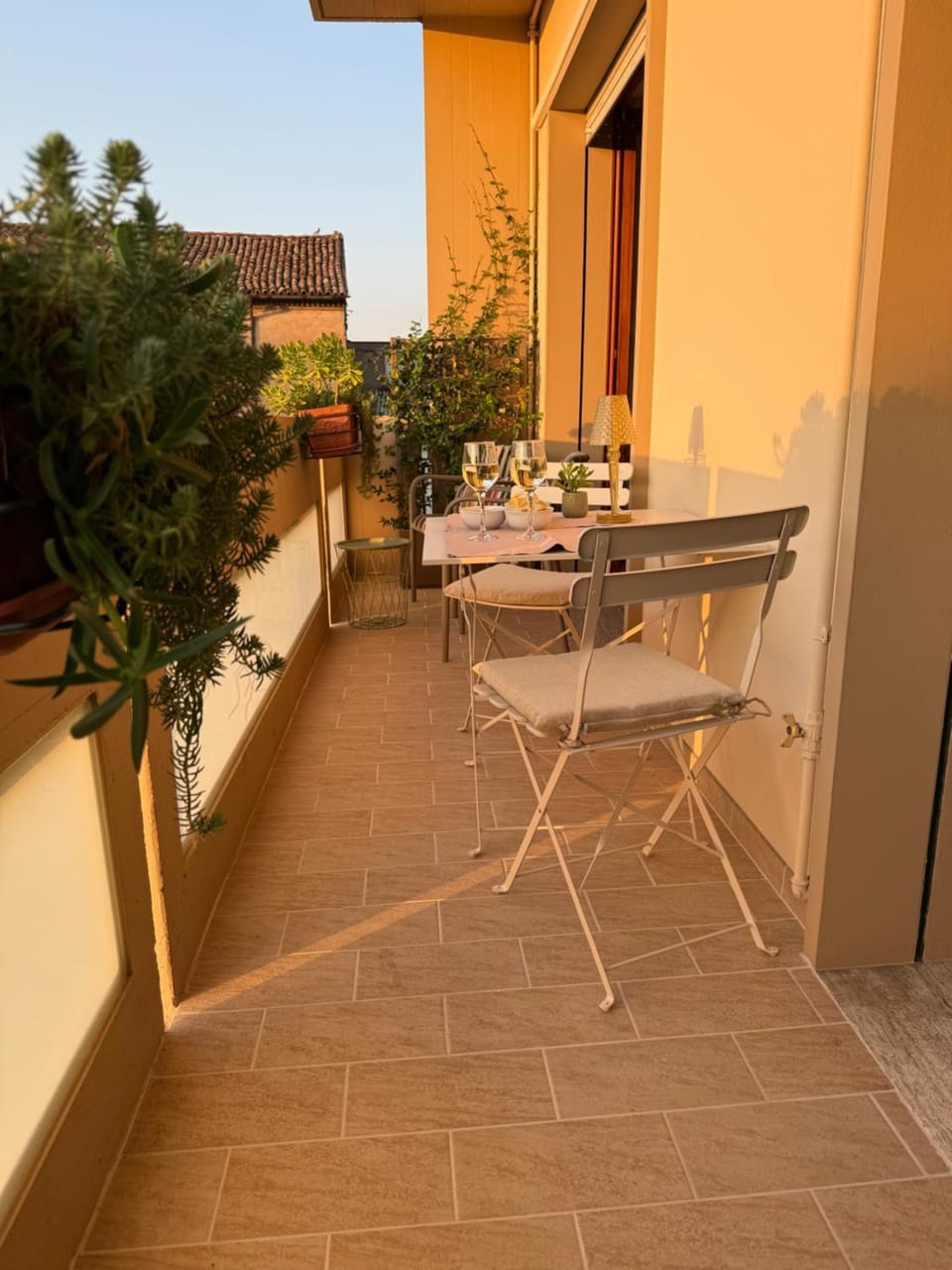 Day, View (from property/room), Balcony/Terrace, Seating area, Dining area