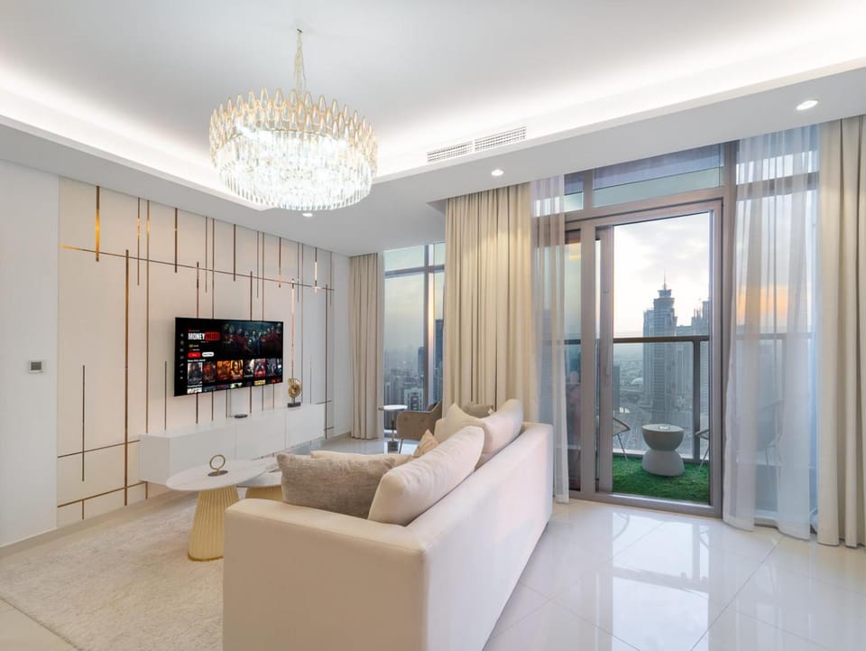 Luxury 1BR High floor Paramount Midtown Apartment in Dubai