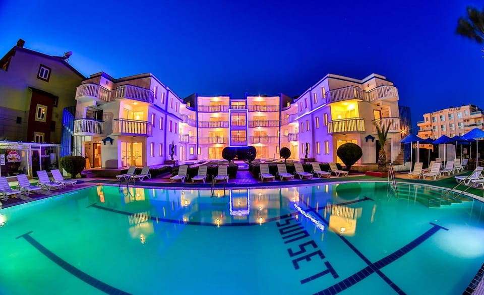 Property building, Bird's eye view, Swimming pool