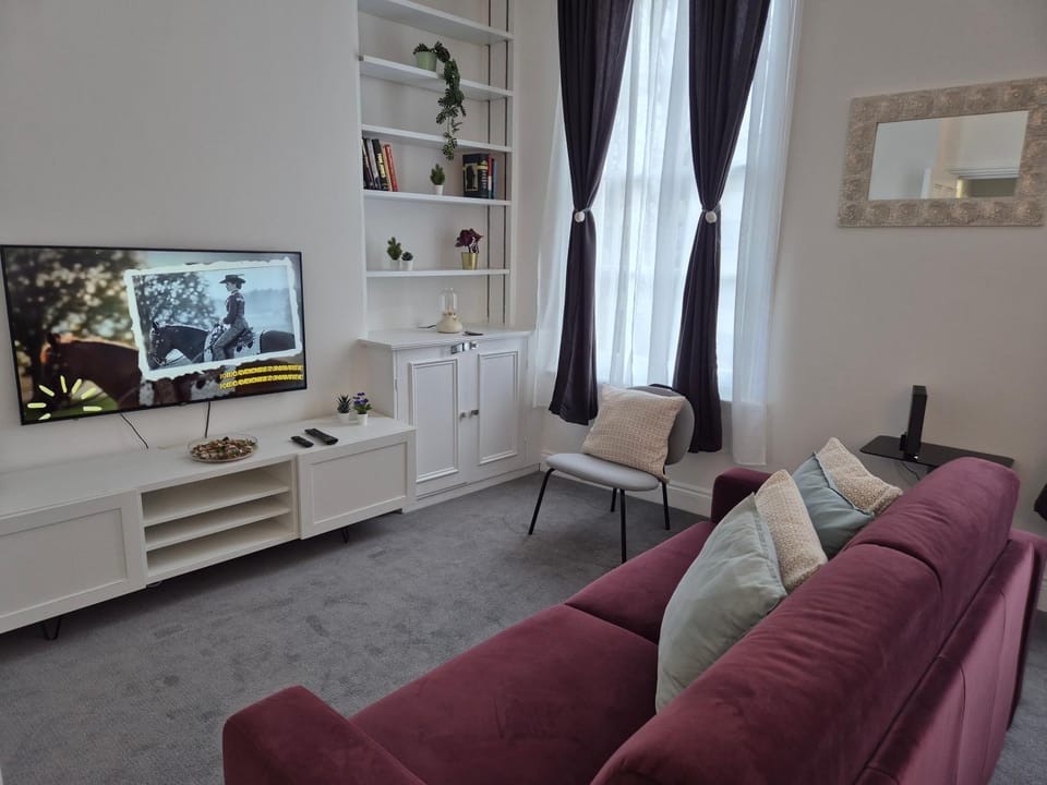 Wonderful flat close to the iconic Camden Market Bed and Breakfast in London Borough of Camden