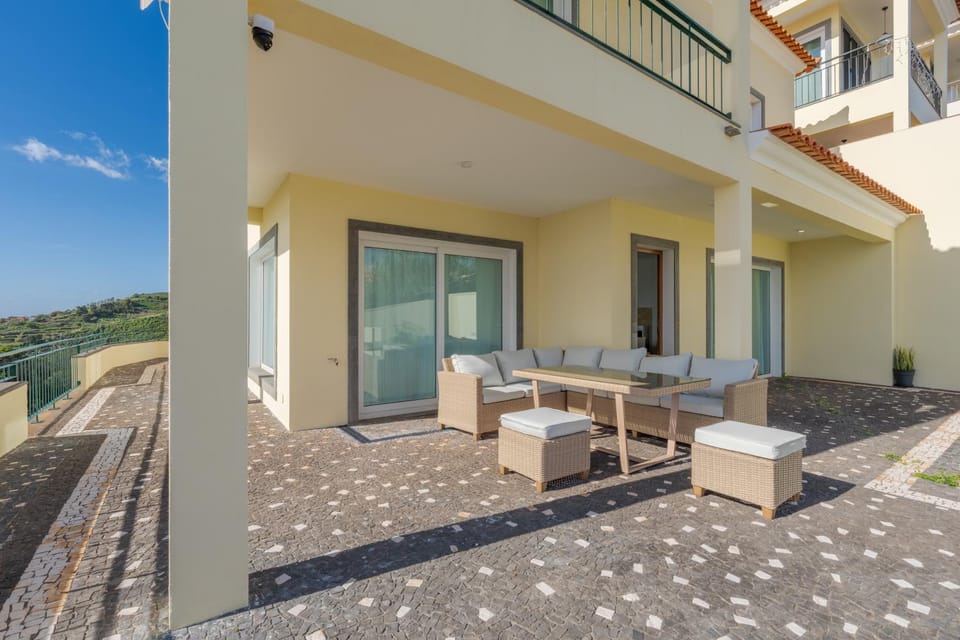 Property building, Day, Natural landscape, View (from property/room), Dining area