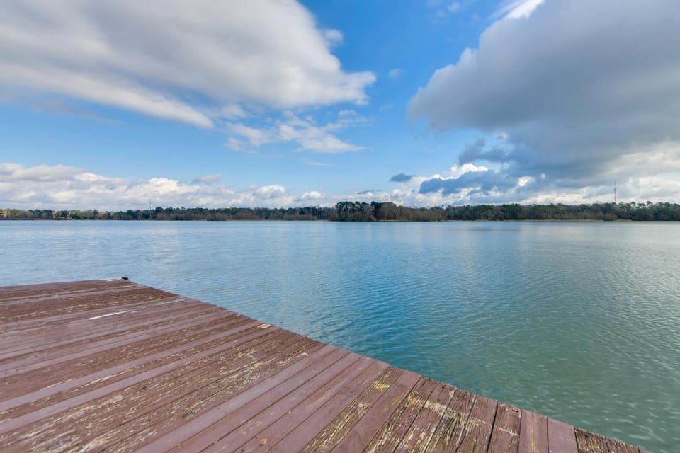 Private Dock & Hot Tub: Lakefront Eufaula Escape House in Eufaula