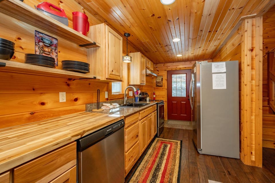 Cozy Cub Cabin by Railey Vacations Cabin in Deep Creek Lake