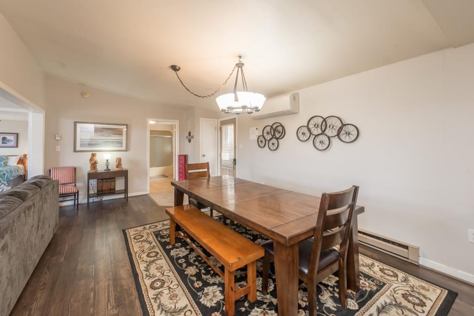 Deep Creek Shangri-La House in McHenry