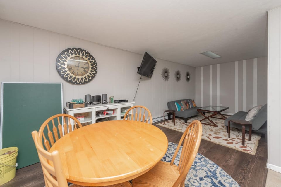 Deep Creek Shangri-La House in McHenry