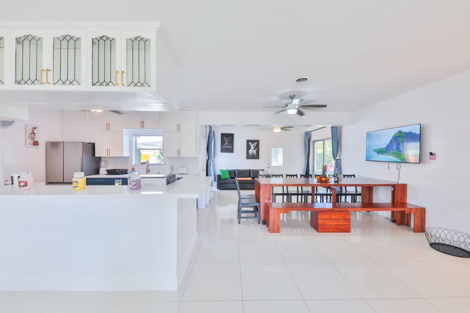 Aventura Ives Family Home House in Ives Estates