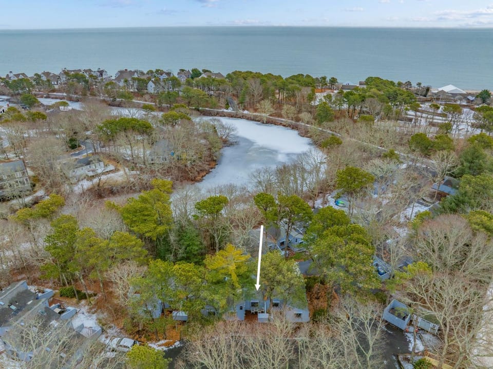 Easy Family Stay Steps from Popponesset House in New Seabury
