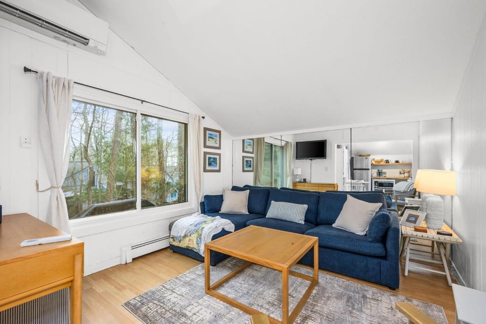 Easy Family Stay Steps from Popponesset House in New Seabury