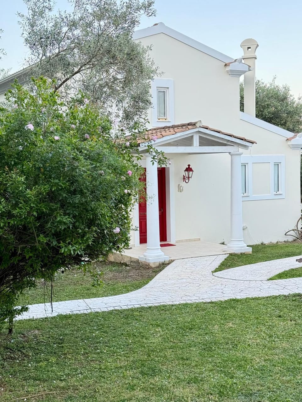 Property building, Spring, Day, Natural landscape, Garden, Garden view