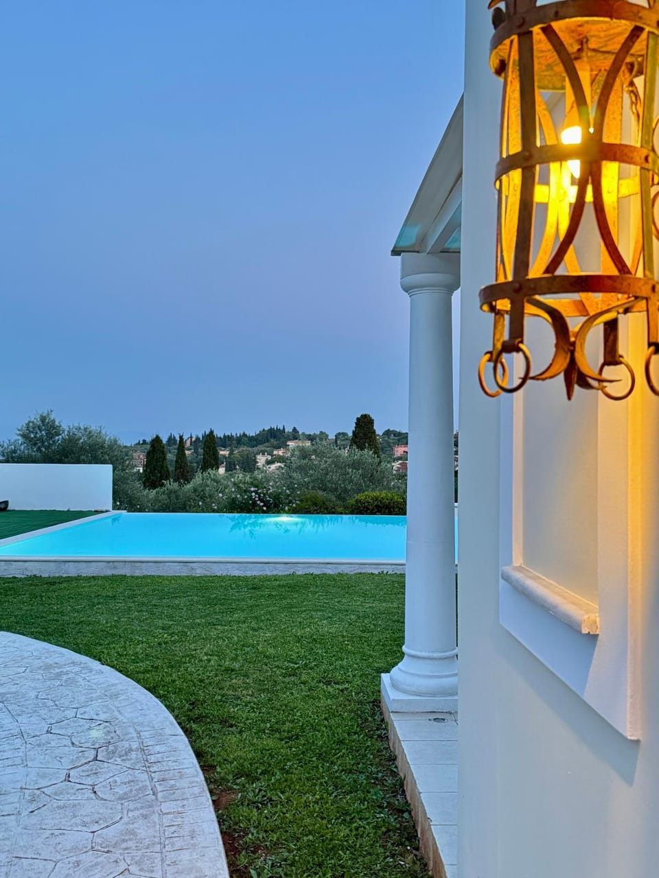 Property building, Garden view, Pool view, Swimming pool