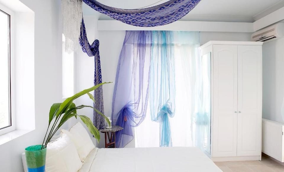 Bed, Photo of the whole room, Bedroom, wardrobe, air conditioner