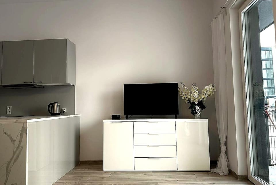 TV and multimedia, Kitchen or kitchenette