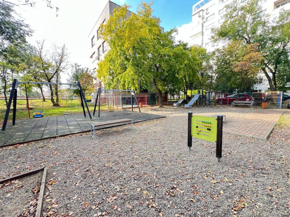 Day, Children play ground