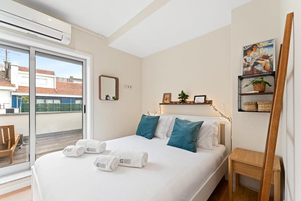 GuestReady- Charming Porto Retreat with Terrace Apartment in Porto