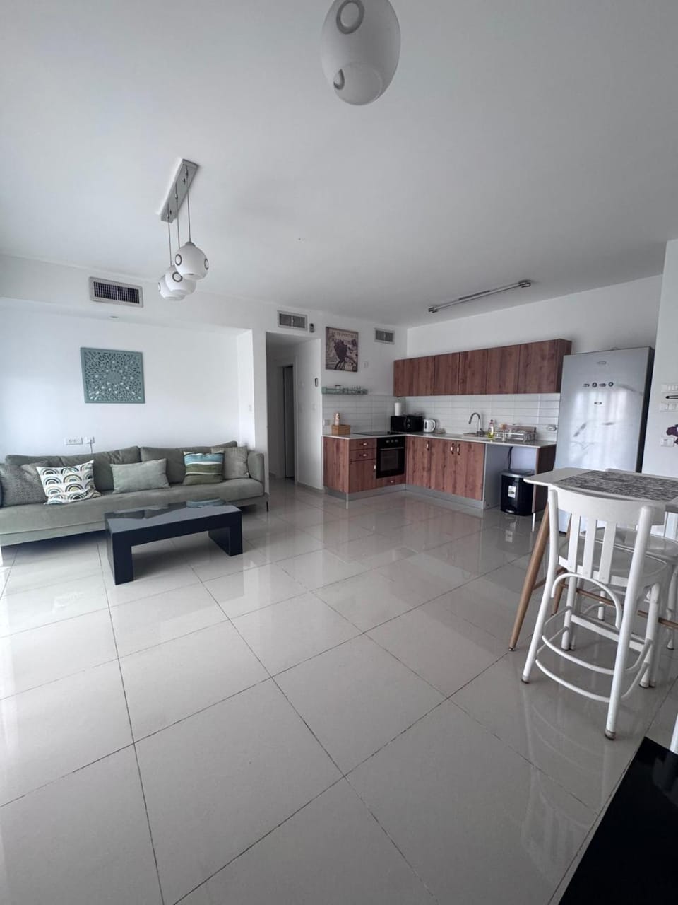 TV and multimedia, Seating area, Dining area